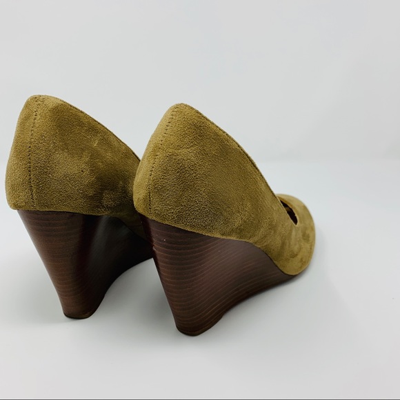 Nine West Tan Suede Wedge, Sz 10 - Picture 4 of 7